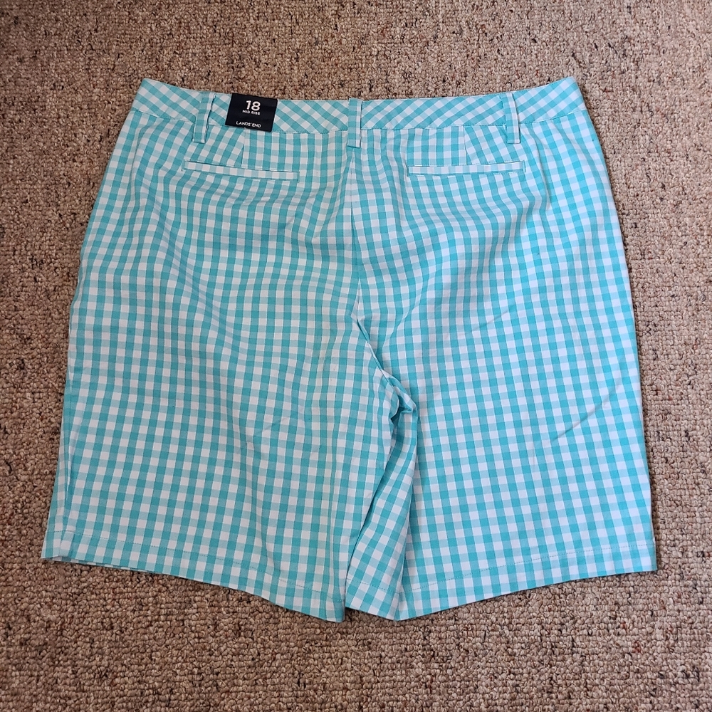 NWT Ladies Lands' End Mid Rise Gingham Shorts Size 18